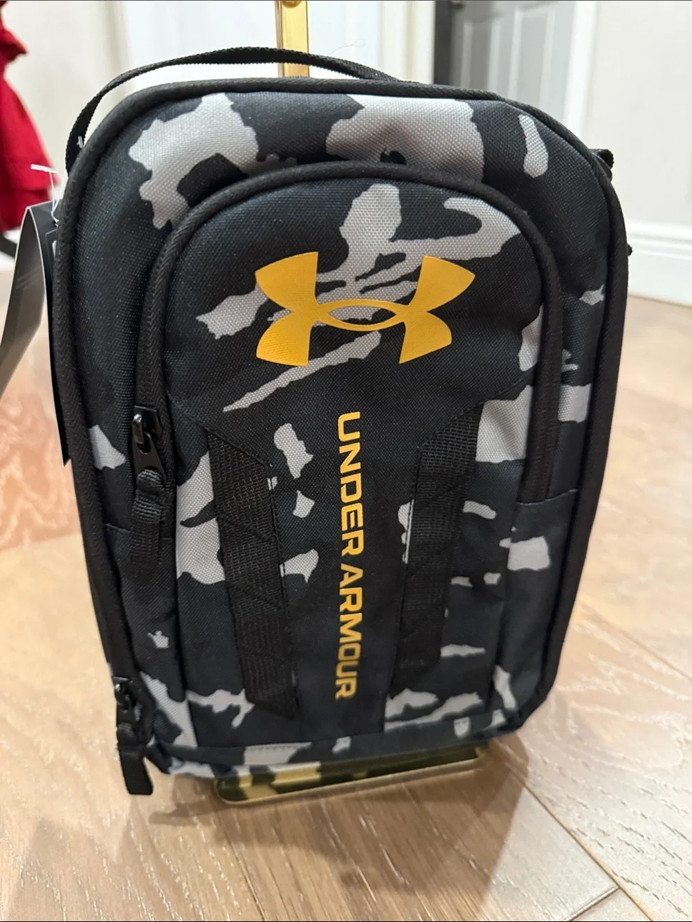 Under Armour Black & Gray Camo Belt Insulated Lunch Bag with Yellow Logo - Picture 1 of 12